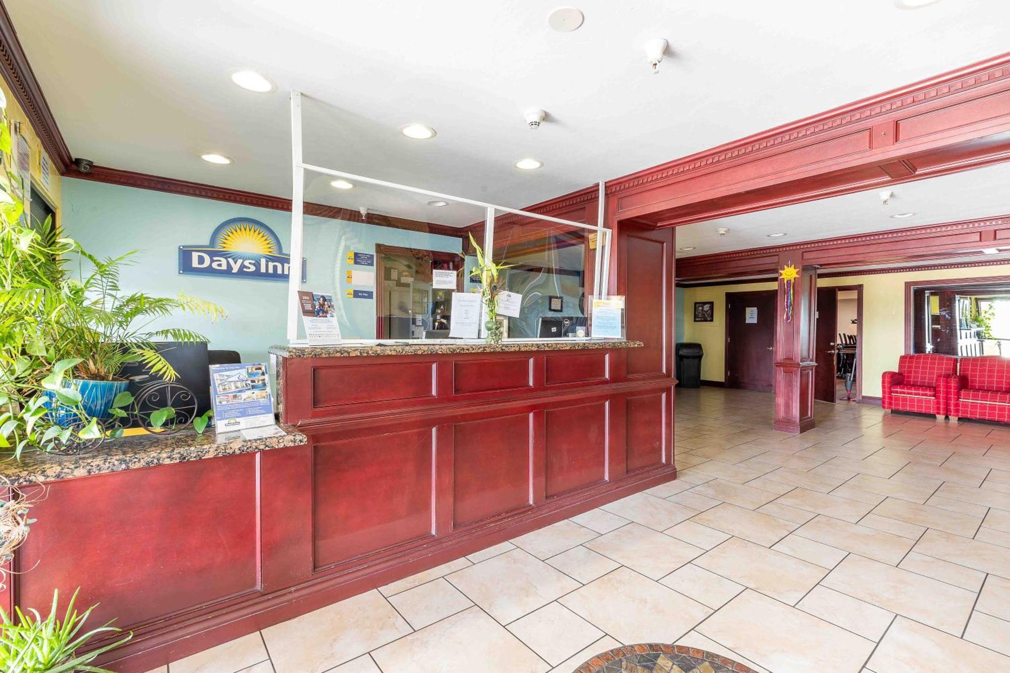 Days Inn By Wyndham Oklahoma City/Moore Exterior photo